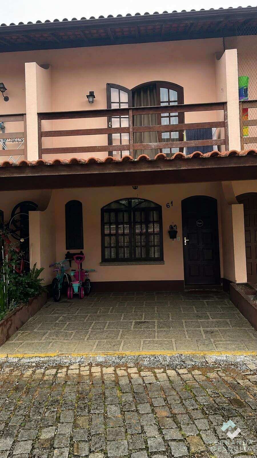 Casa para locação no Parque São Luiz em Teresópolis com lazer completo e 3 quartos - Fernanda Mesquita Imóveis | Um novo capítulo pede um novo lar. Encontre aqui.