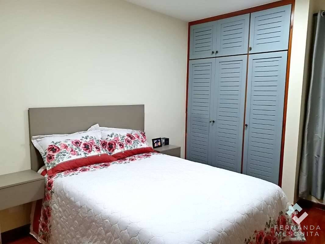  - Aconchegante Apartamento de 2 Quartos (1 Suíte) com Armários Planejados, Sol da Manhã, Estrutura para Lareira e 2 Vagas Cobertas