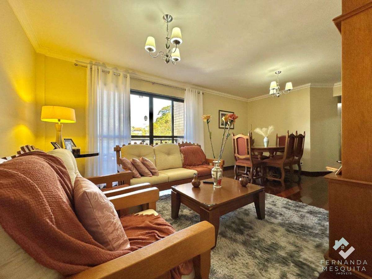 Amplo Apartamento de 92 m² com 2 Quartos (1 Suíte) + Quarto Reversível, Varanda, Lazer Completo e Vaga – Várzea, Centro de Teresópolis/RJ - Fernanda Mesquita Imóveis | Um novo capítulo pede um novo lar. Encontre aqui.