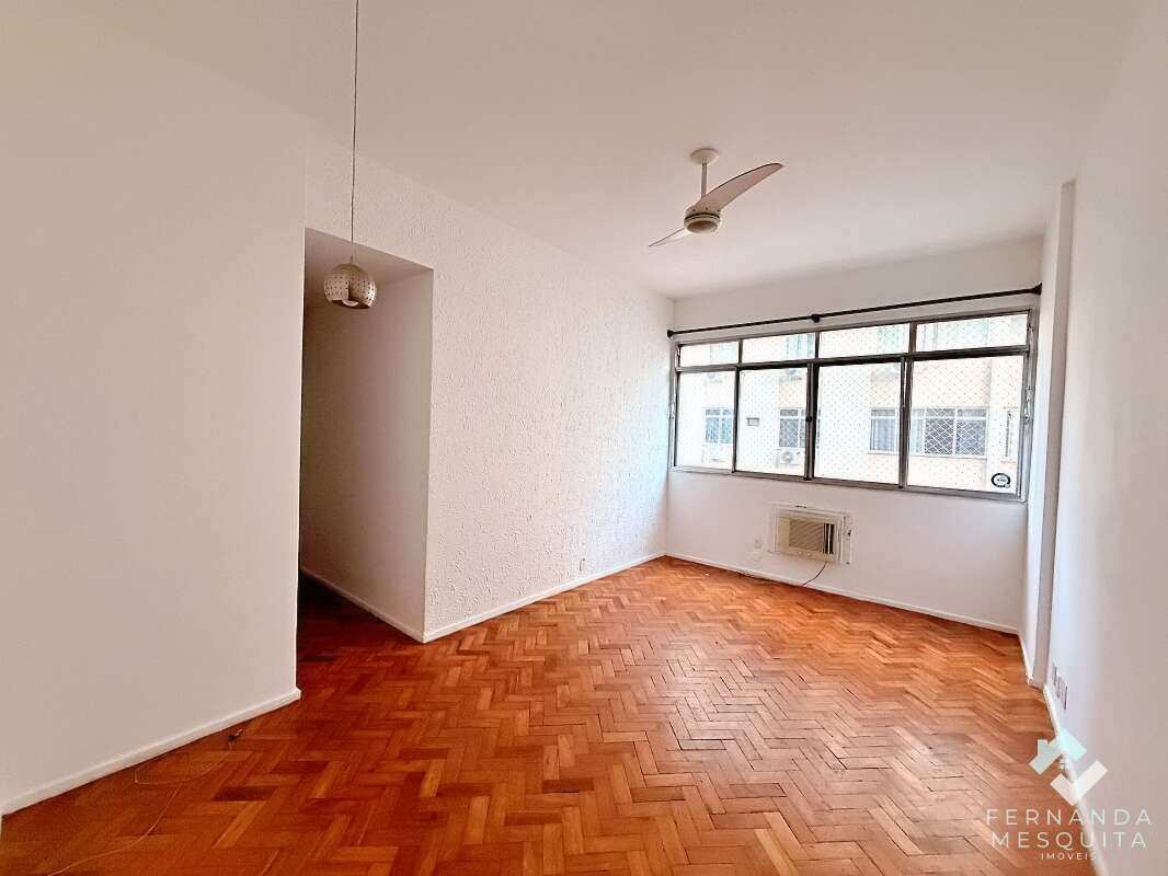Apartamento 3 Quartos à Venda em Botafogo RJ com Suíte e Vaga - Fernanda Mesquita Imóveis | Um novo capítulo pede um novo lar. Encontre aqui.