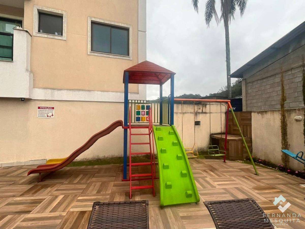 Casa Moderna de 141 m² com Pé-Direito Duplo, 3 Suítes e Espaço Gourmet em Terreno de 440 m² – Bom Retiro, Teresópolis/RJ - Fernanda Mesquita Imóveis | Um novo capítulo pede um novo lar. Encontre aqui.