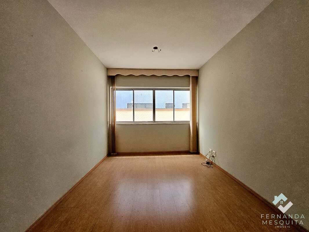  - Apartamento à Venda na Várzea em Teresópolis com Piscina, Elevador e 2 Quartos