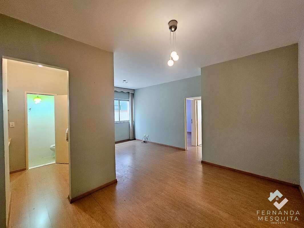  - Apartamento à Venda na Várzea em Teresópolis com Piscina, Elevador e 2 Quartos