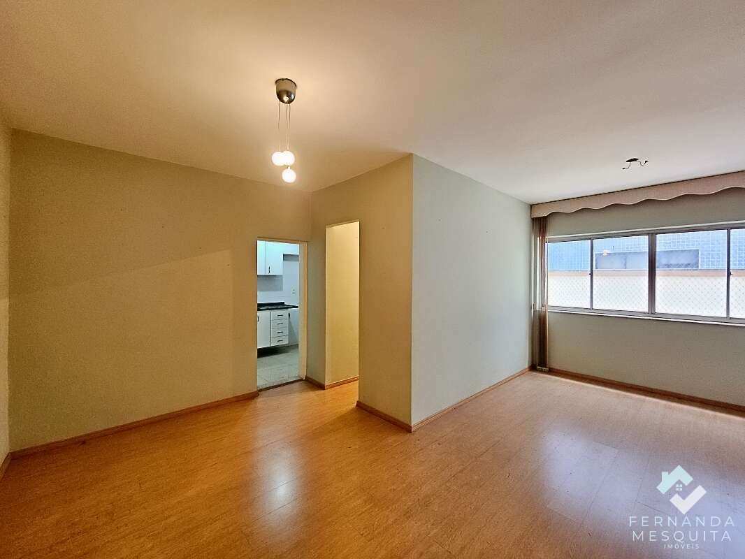 Apartamento à Venda na Várzea em Teresópolis com Piscina, Elevador e 2 Quartos - Fernanda Mesquita Imóveis | Um novo capítulo pede um novo lar. Encontre aqui.