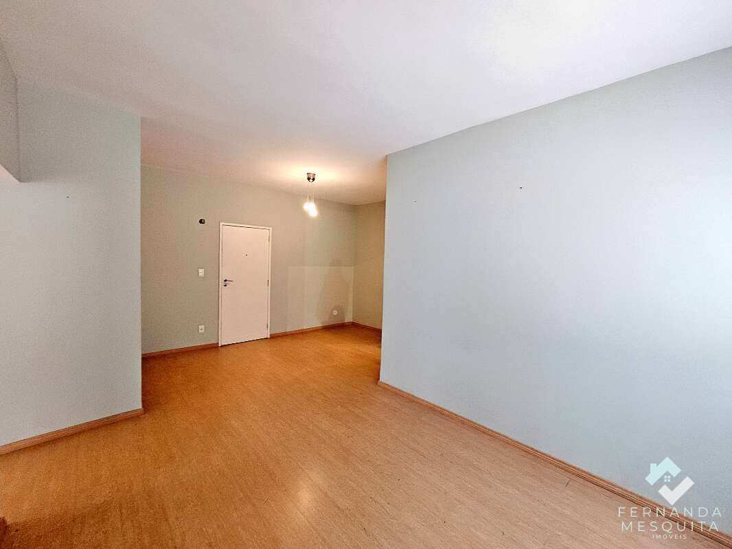  - Apartamento à Venda na Várzea em Teresópolis com Piscina, Elevador e 2 Quartos