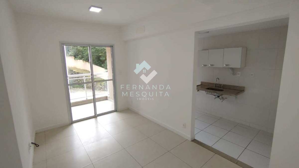  - Apartamento de 2 Quartos com Suíte e Varanda à Venda em Ermitage, Teresópolis/RJ