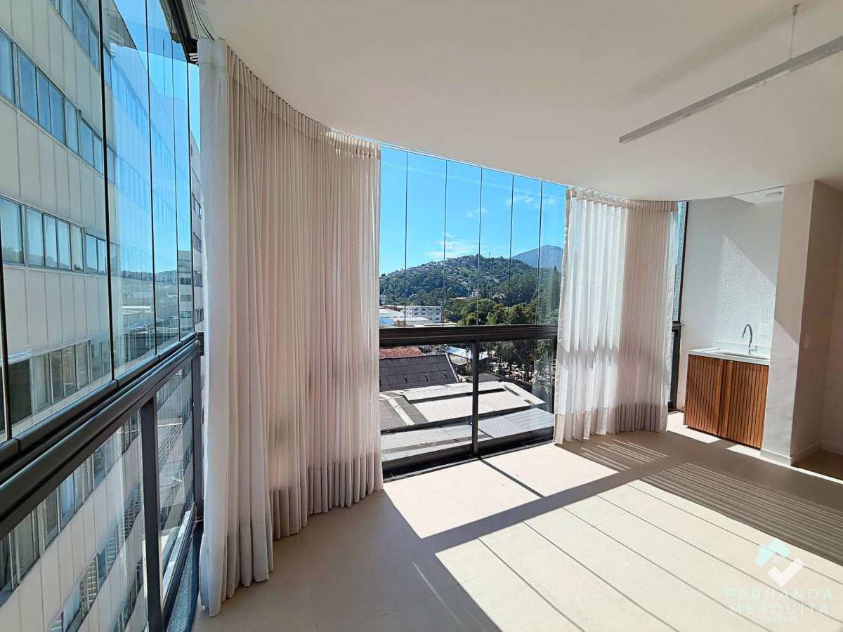  - Apartamento de Alto Padrão com 2 Suítes e Design de Interiores em Agriões