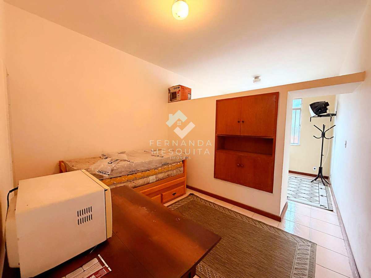 Apartamento Mobiliado com Sol da Manhã em Bairro Valorizado de Teresópolis - Fernanda Mesquita Imóveis | Um novo capítulo pede um novo lar. Encontre aqui.