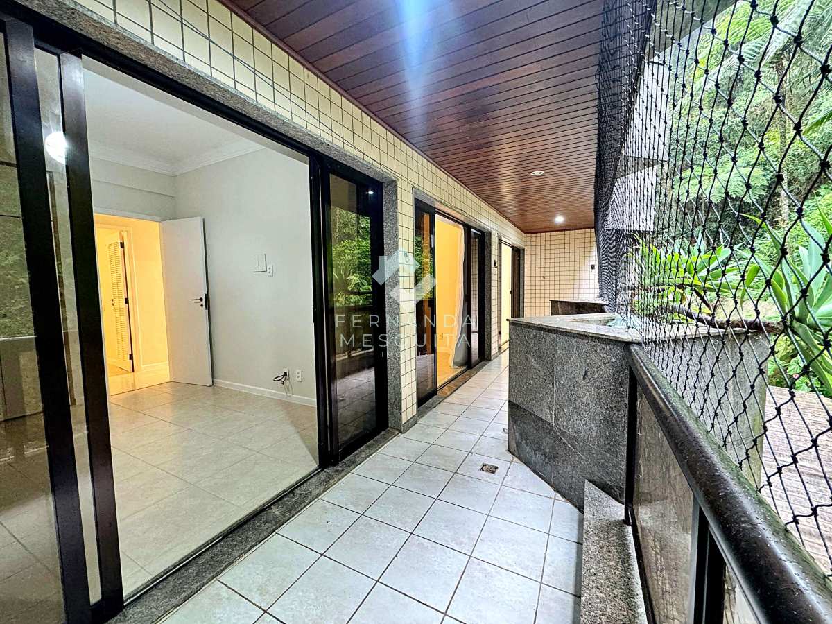  - Apartamento moderno com 3 quartos e varanda em Agriões – Teresópolis/RJ