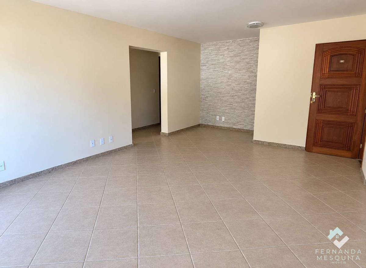  - Apartamento de Frente com 1 Quarto e Varanda no Quarteirão Ingelheim - Petrópolis/RJ