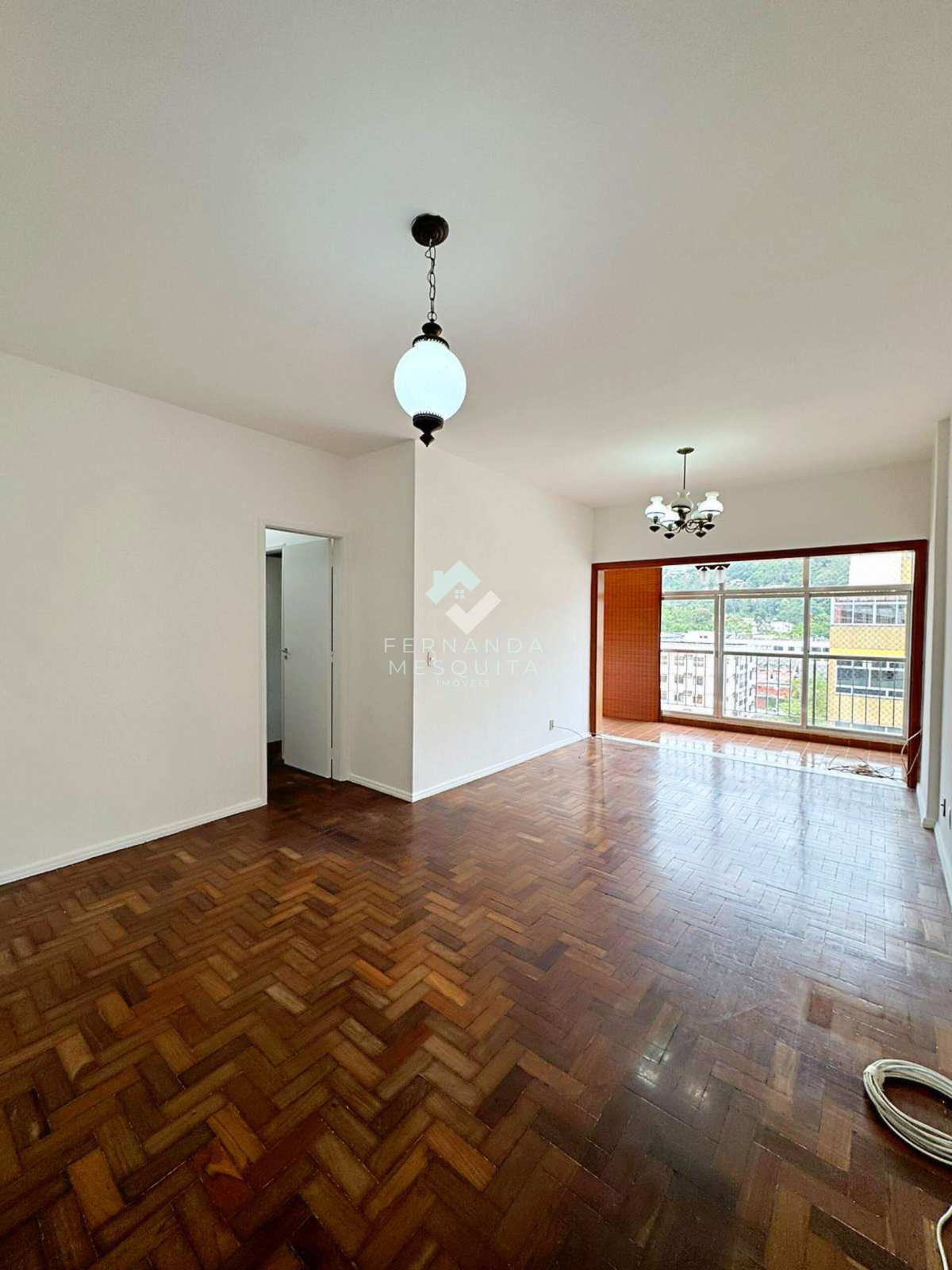 Apartamento para alugar no Alto Teresópolis com 2 quartos e 2 vagas - Fernanda Mesquita Imóveis em Teresópolis/RJ