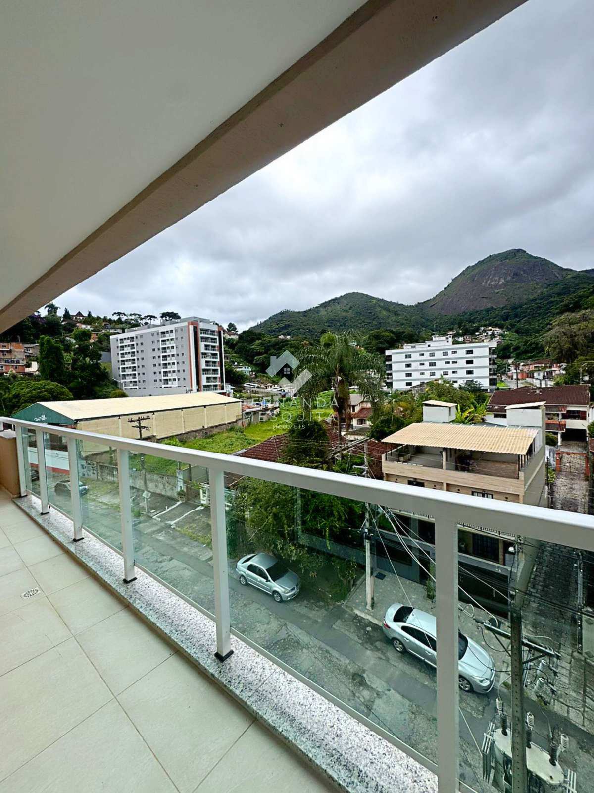 Apartamento para Locação em Agriões – 88m², de Frente, com Suíte e Vaga - Fernanda Mesquita Imóveis em Teresópolis/RJ