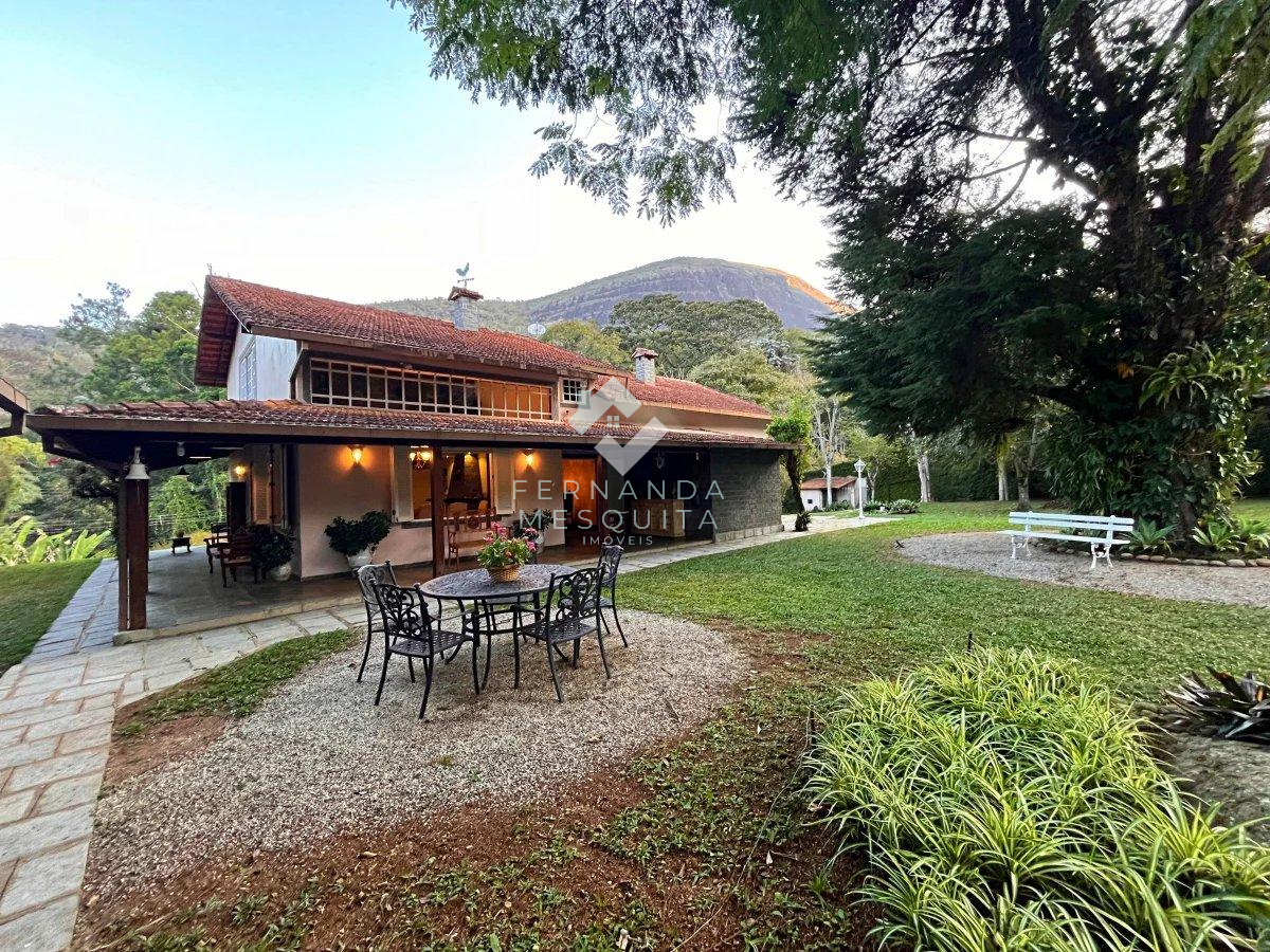 Casa à venda com 4 quartos, 438,47m² - Parque do Imbuí,Teresópolis