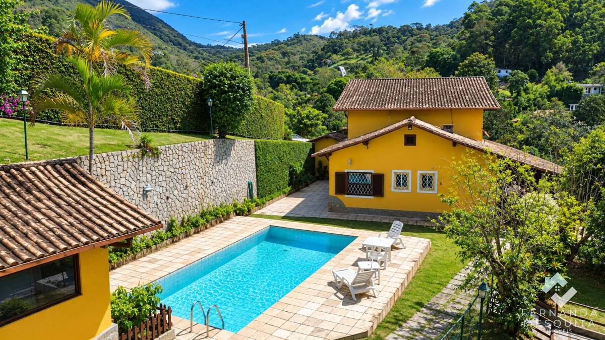 Casa à venda com 7 quartos, 750m² - Albuquerque,Teresópolis