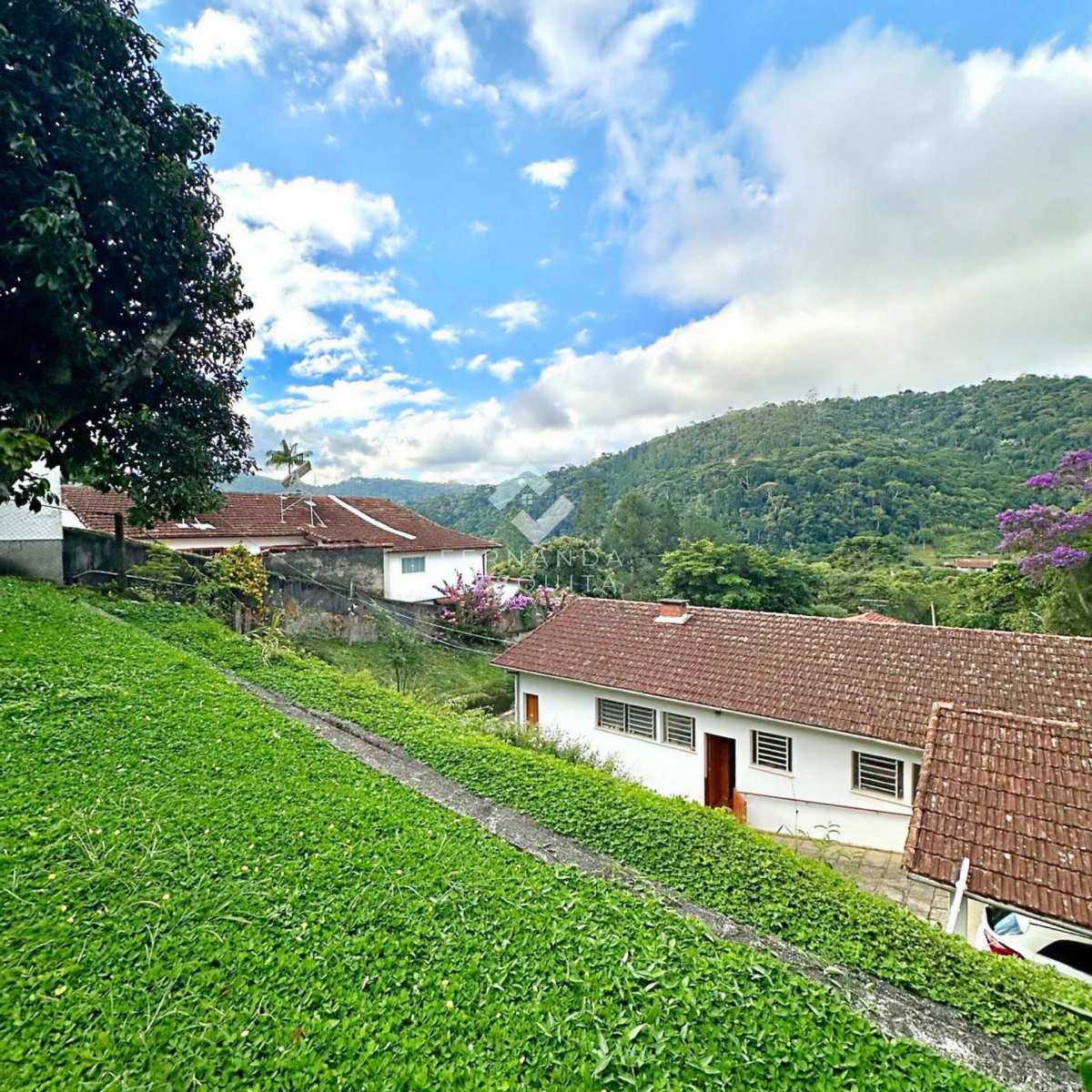  - Casa à venda em Teresópolis, Golfe, com 3 quartos, 161,38m²