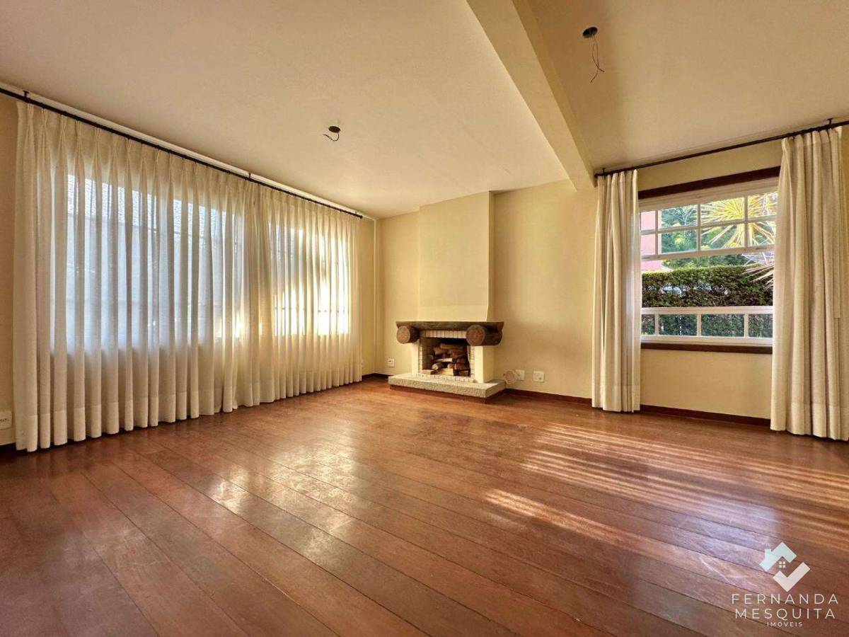  - Casa à venda em Teresópolis, Iúcas, com 3 quartos, 150m²