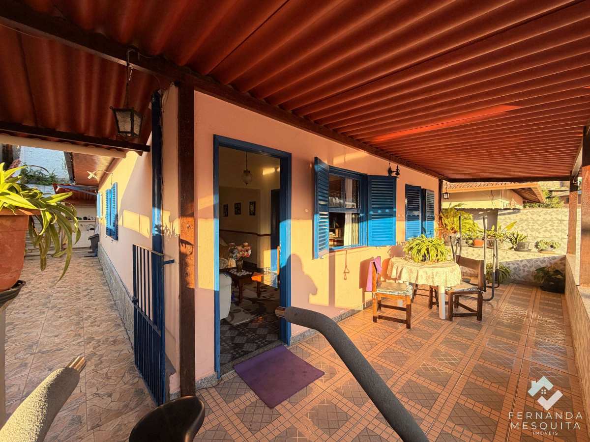  - Casa à Venda na Barra do Imbuí em Teresópolis RJ com 3 Quartos, Quintal e Anexo