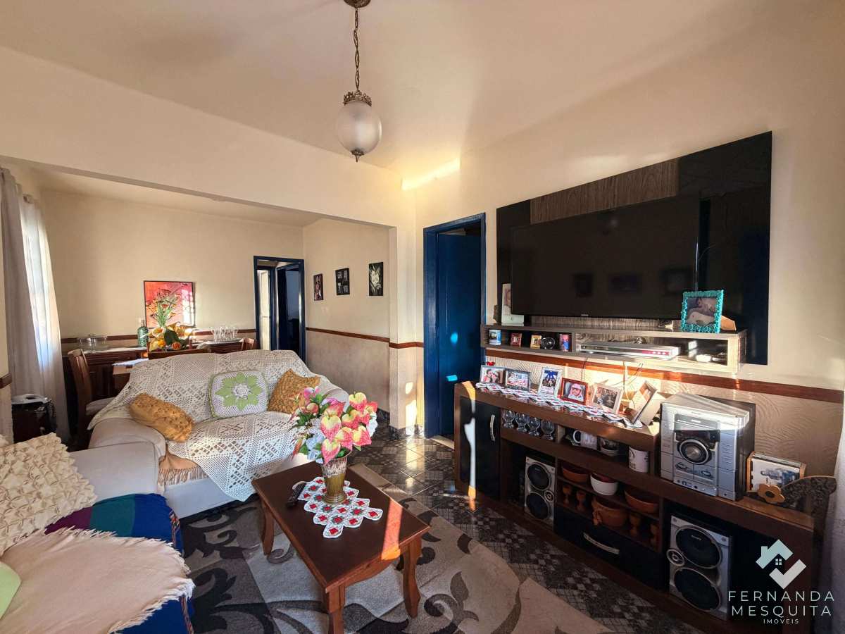  - Casa à Venda na Barra do Imbuí em Teresópolis RJ com 3 Quartos, Quintal e Anexo