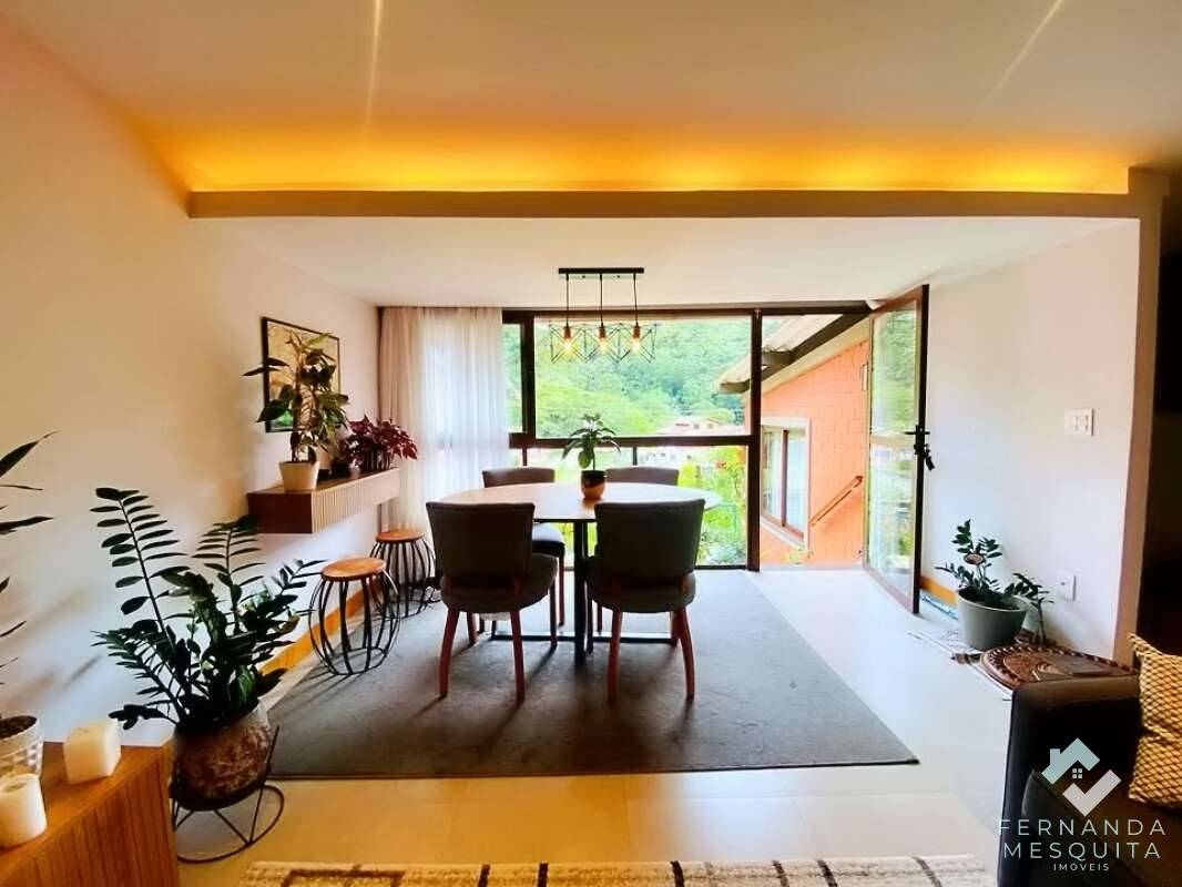  - Casa Em Condomínio com Piscina e Espaço Gourmet à Venda na Posse em Teresópolis