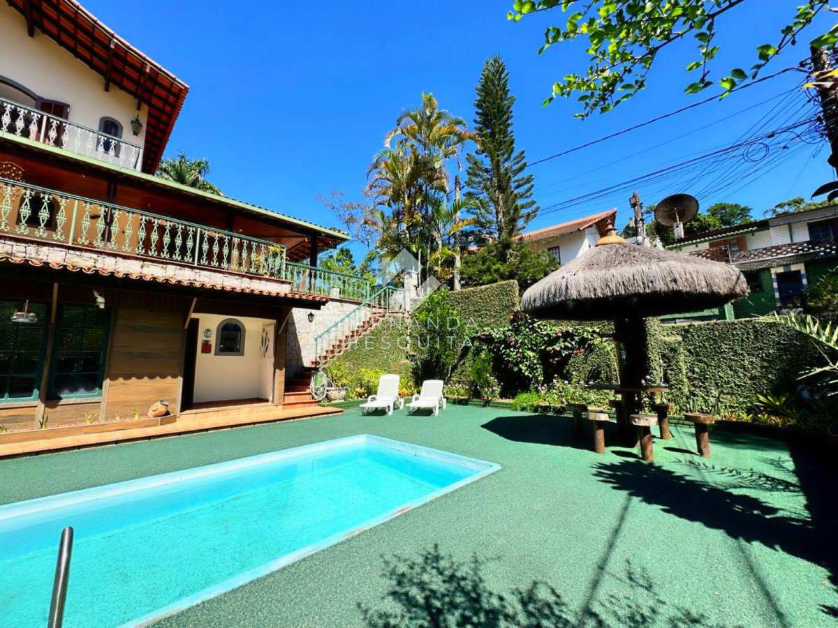 Casa à venda com 4 quartos, 360m² - Bom Retiro,Teresópolis