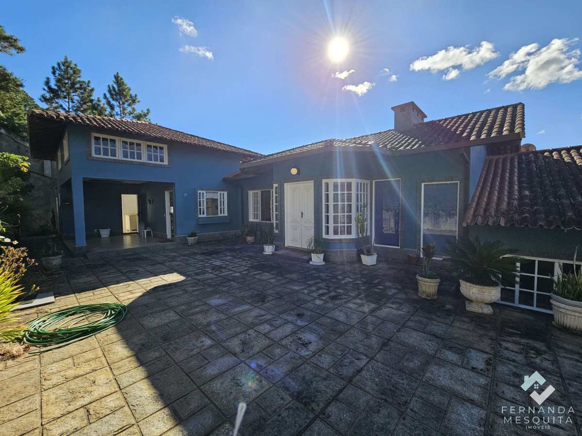  - Casa à venda no Green Valley em Albuquerque Teresópolis com 4 quartos, 2 suítes e terreno 1.480m²