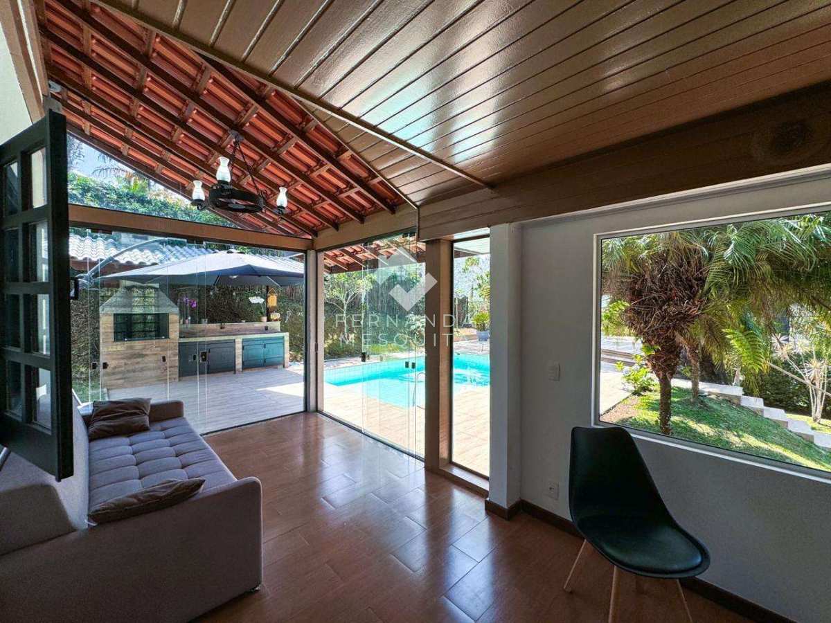  - Casa à Venda no Green Valley – Teresópolis/RJ | 4 Quartos, Suítes, Piscina e Vista Privilegiada