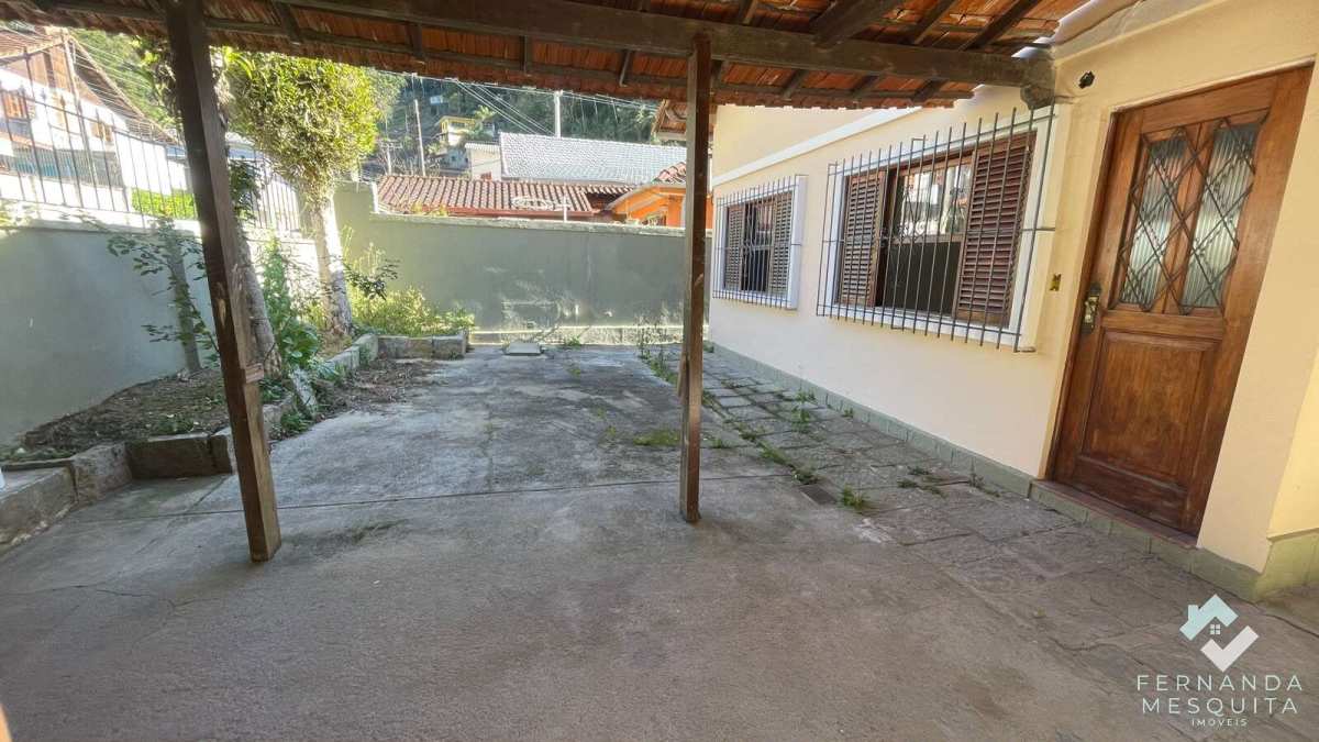 - Casa à Venda no Meudon Teresópolis com 3 Quartos e Suíte