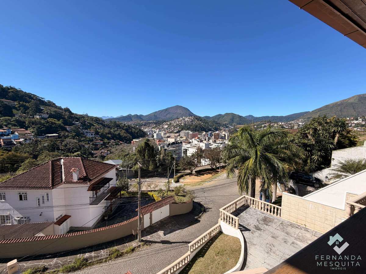 Casa à venda com 4 quartos, 195m² - Panorama,Teresópolis