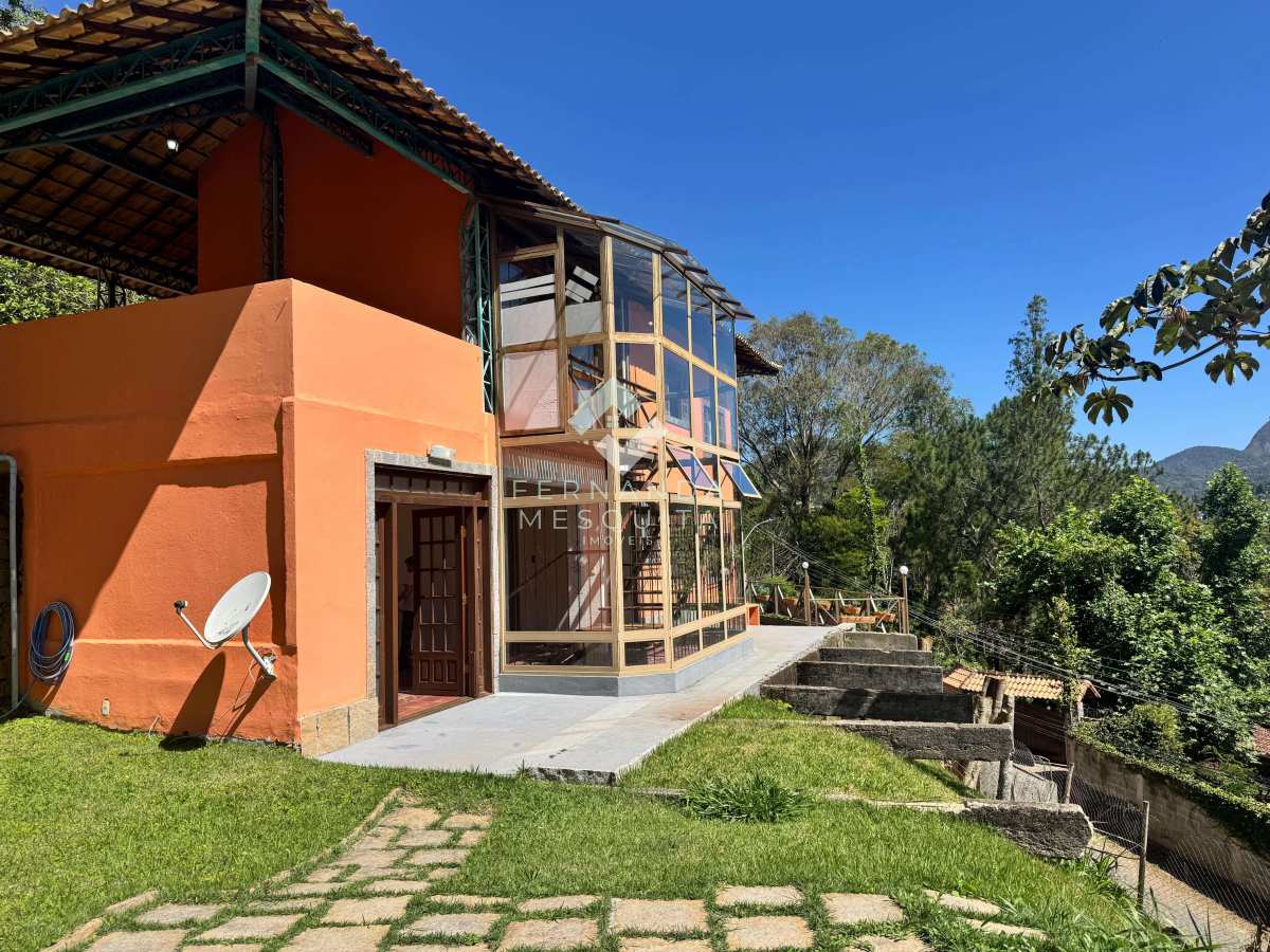  - Casa à venda no Parque do Imbuí, Teresópolis – 2 quartos, 112 m² e terreno de 1.260 m²