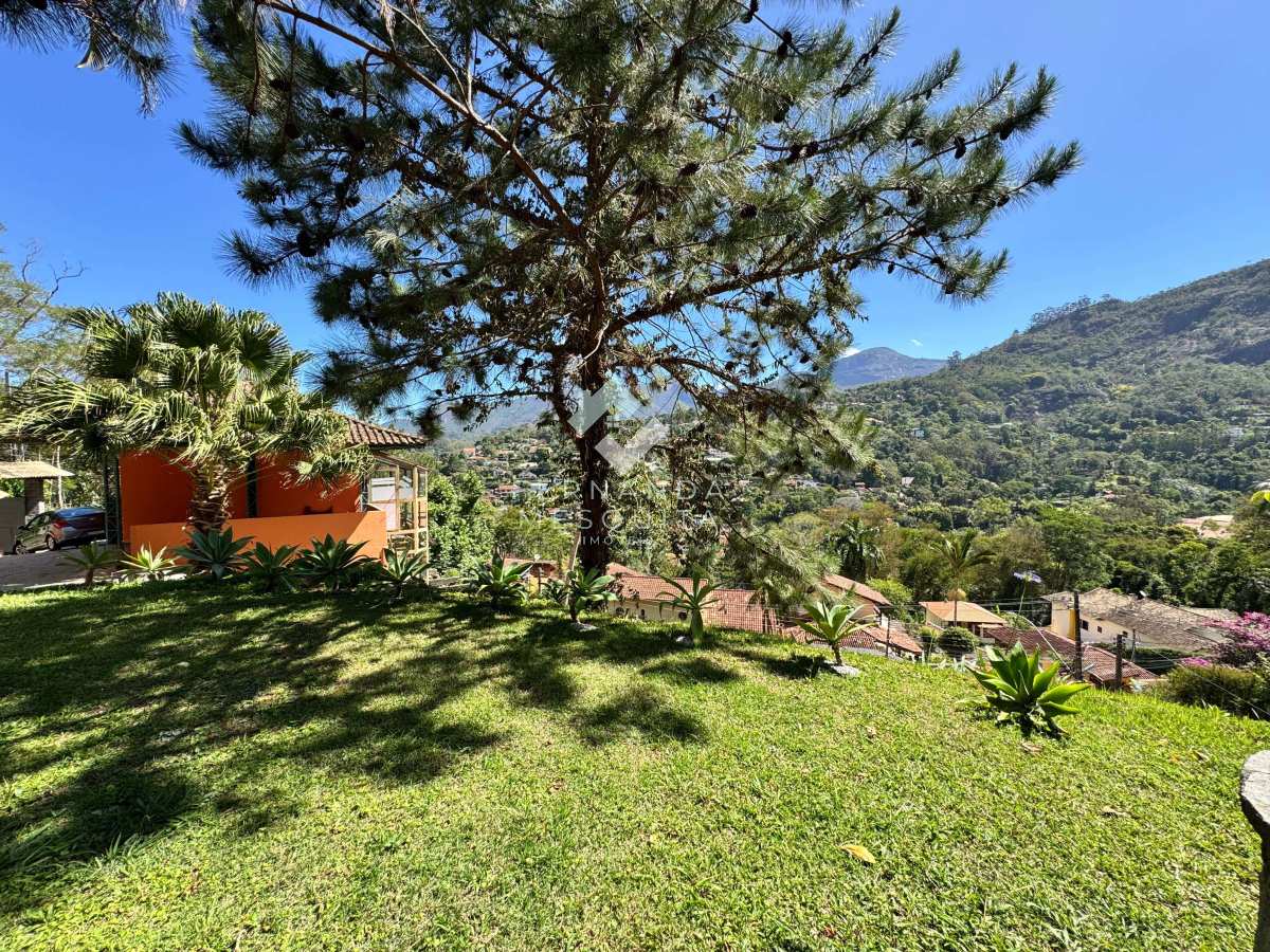  - Casa à venda no Parque do Imbuí, Teresópolis – 2 quartos, 112 m² e terreno de 1.260 m²