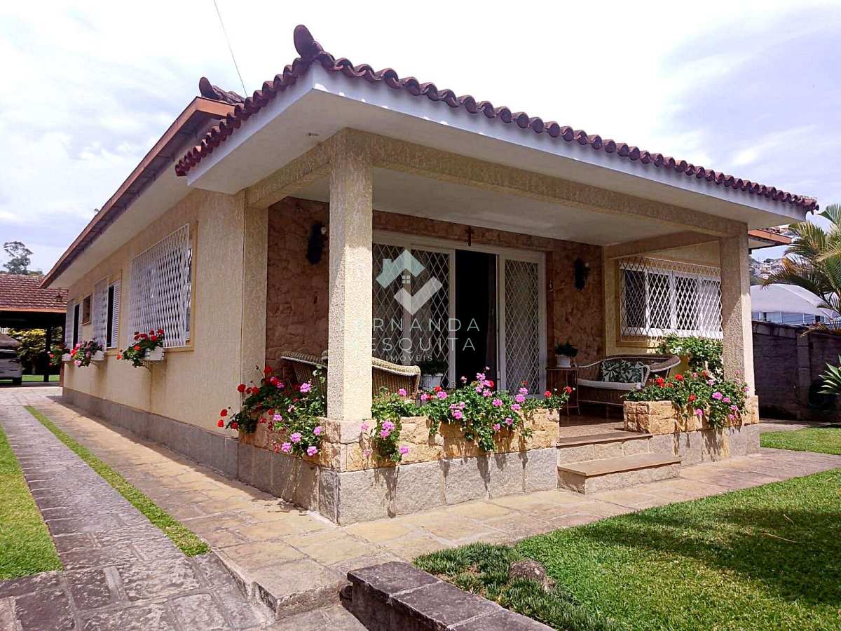 Casa à venda com 3 quartos, 141,00m² - Várzea,Teresópolis