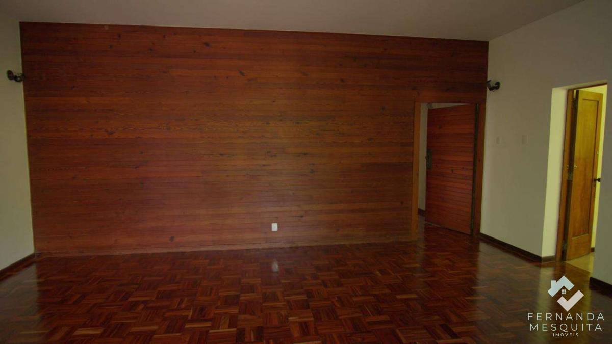  - Refúgio Refinado de 2.302m² em APA com Casa Principal Anos 60, Segunda Moradia Completa e 6 Vagas - Araras, Petrópolis/RJ