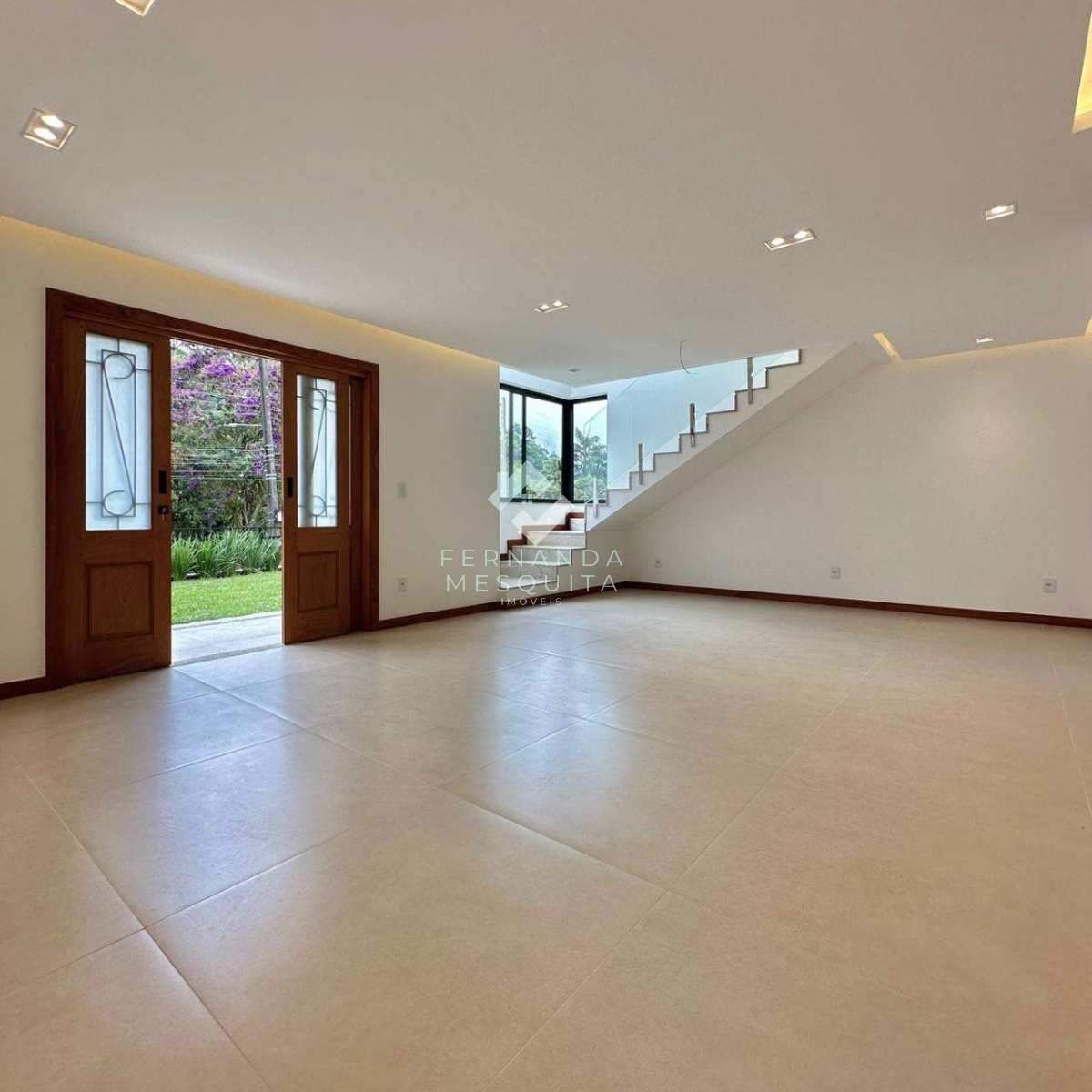 Casa à venda com 3 quartos, 208m² - Carlos Guinle,Teresópolis