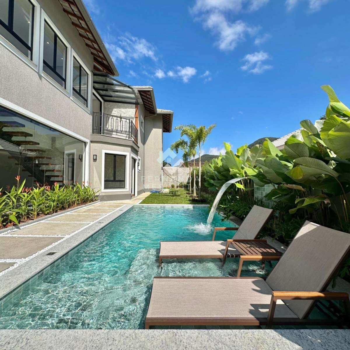 Casa à venda com 4 quartos, 400m² - Carlos Guinle,Teresópolis