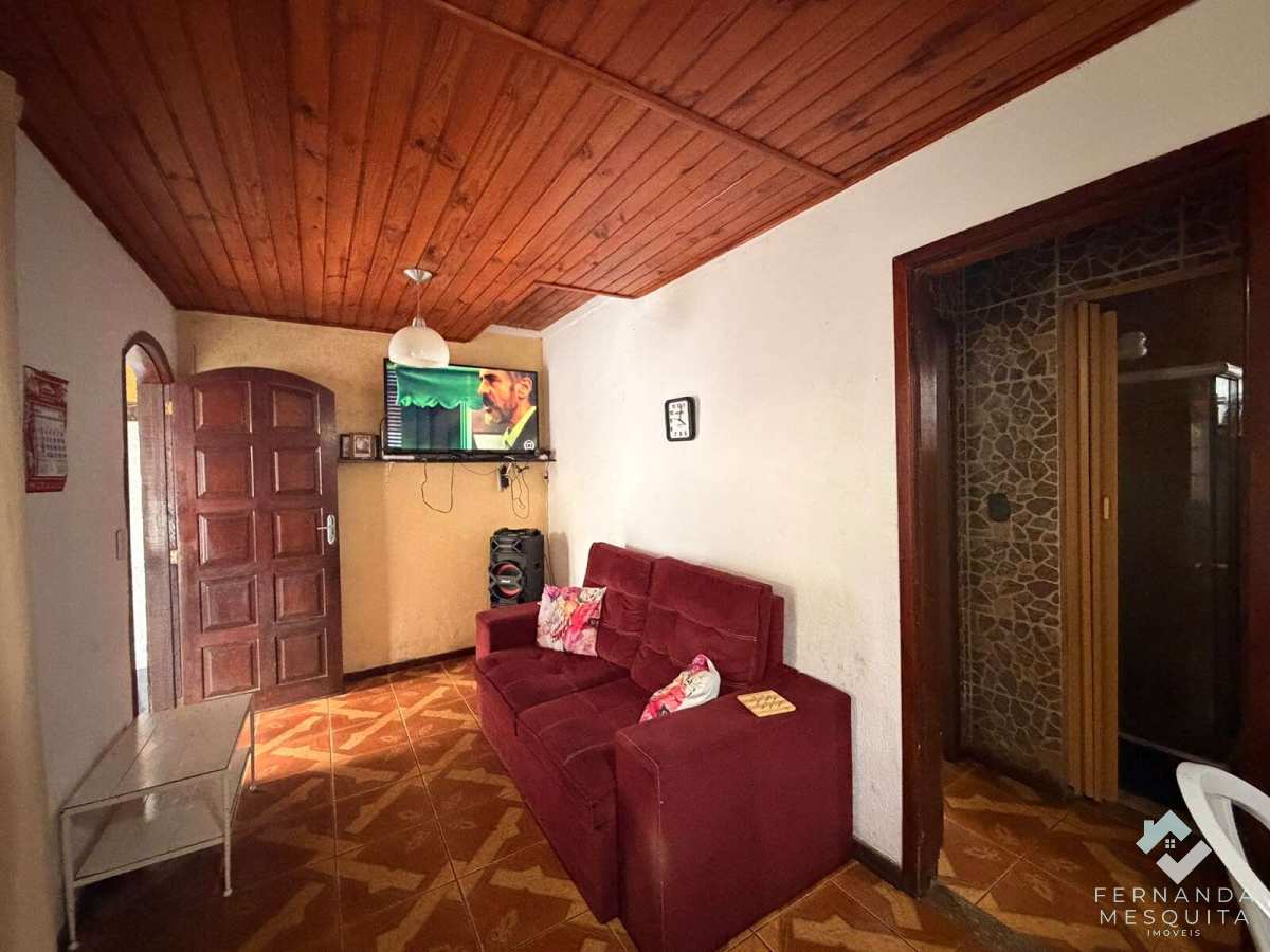  - Casa com Loja para Venda na Barra do Imbuí | 1 Suíte e Garagem