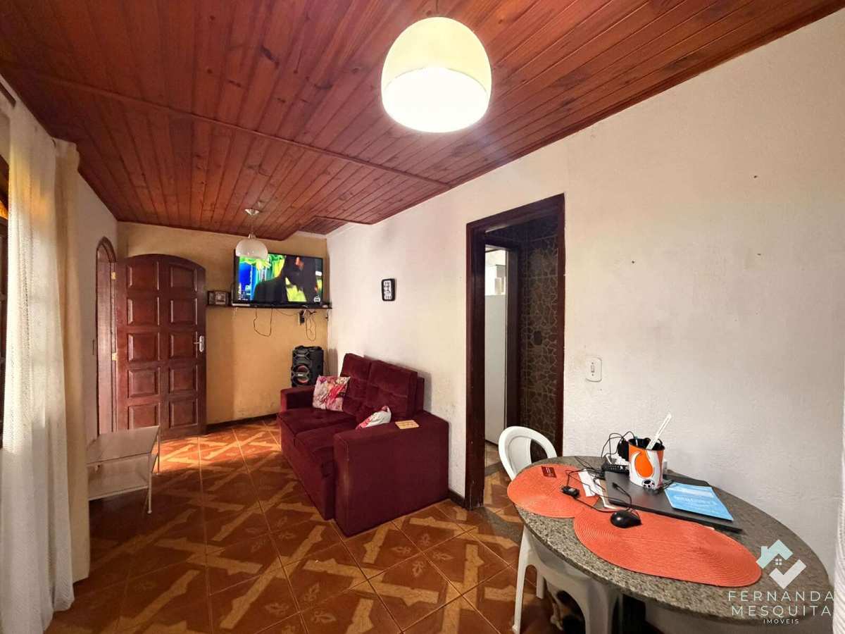  - Casa com Loja para Venda na Barra do Imbuí | 1 Suíte e Garagem