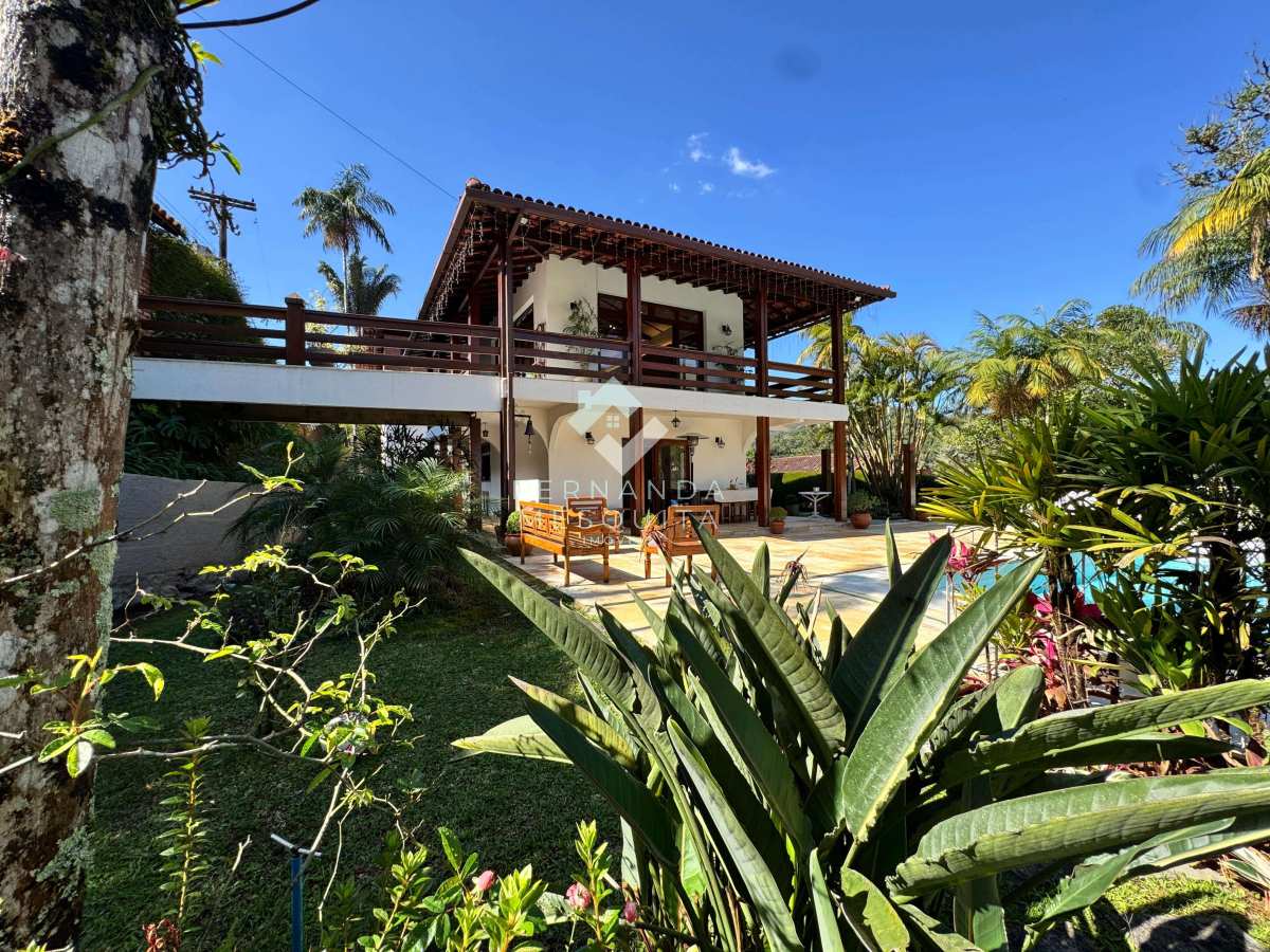 Casa de condomínio à venda com 6 quartos, 495m² - Carlos Guinle,Teresópolis