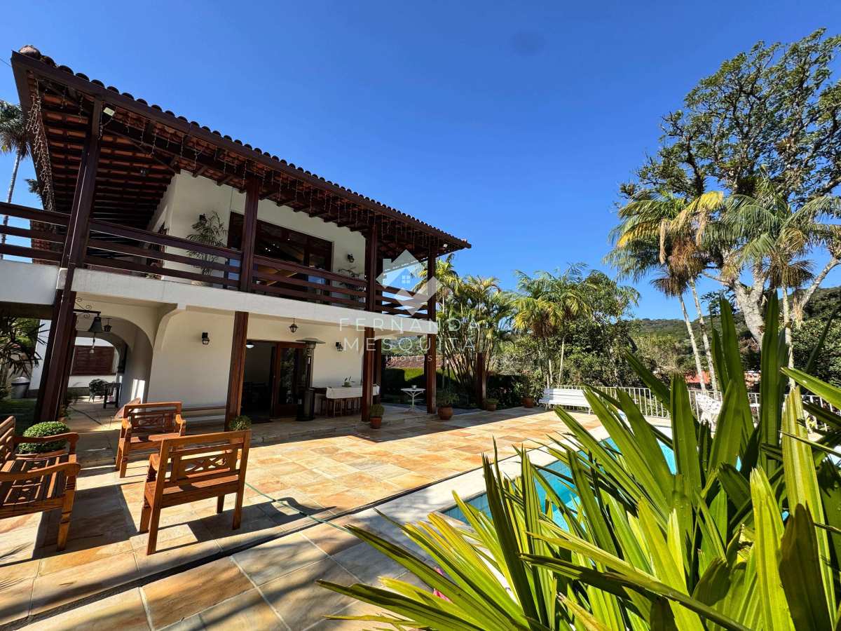 Casa de condomínio à venda com 6 quartos, 495m² - Carlos Guinle,Teresópolis
