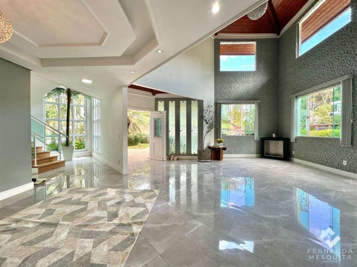  - Casa de Alto Padrão em Condomínio de Luxo à Venda em Teresópolis com 7 Quartos e Casa de Hóspedes