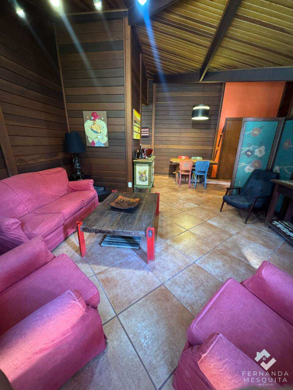  - Casa de Campo com Piscina e Casa de Hóspedes à Venda em Albuquerque, Teresópolis