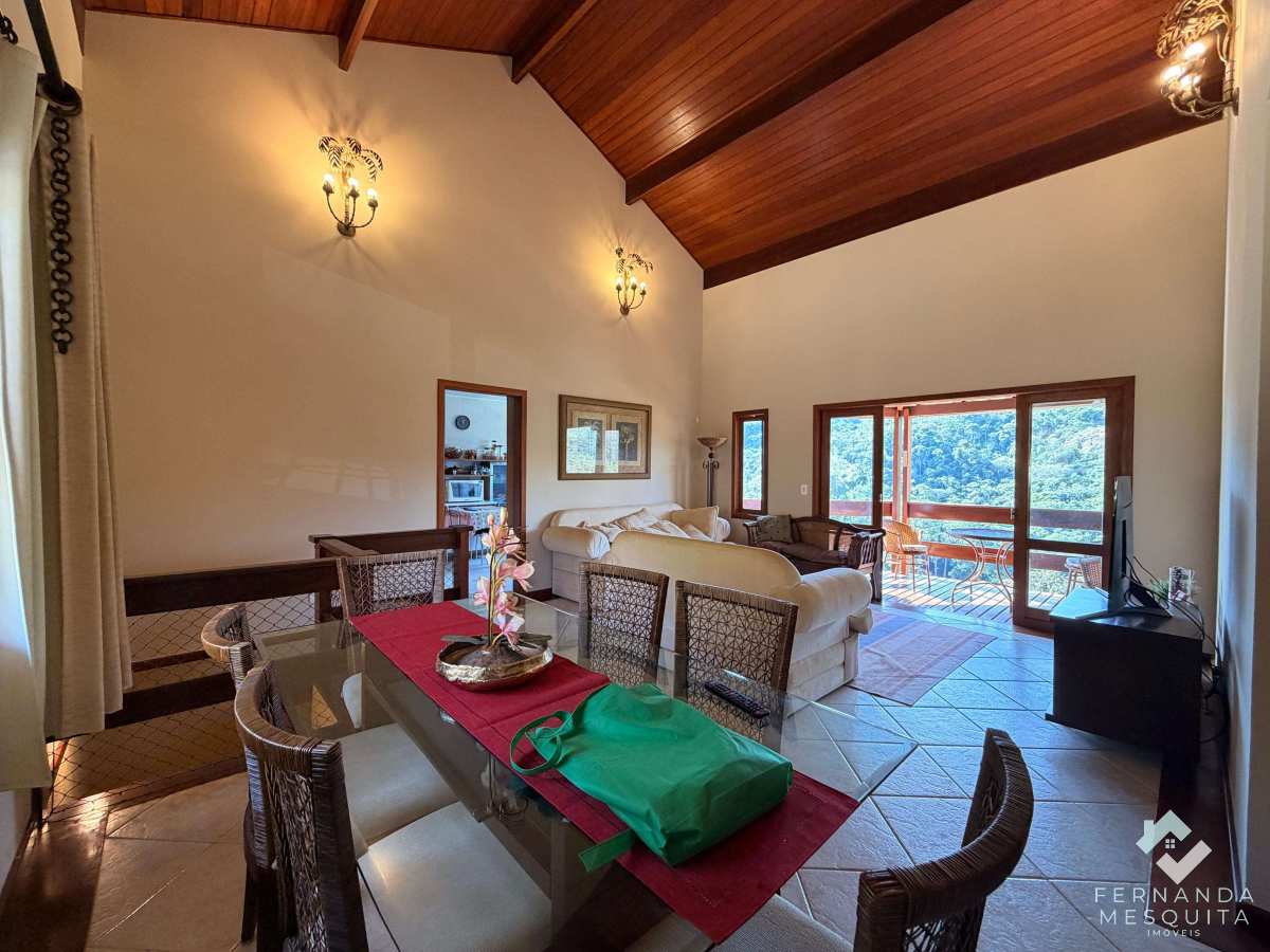  - Casa em Condomínio Green Valley com Vista Panorâmica, Piscina e Sauna em Teresópolis RJ