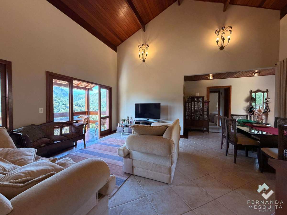  - Casa em Condomínio Green Valley com Vista Panorâmica, Piscina e Sauna em Teresópolis RJ