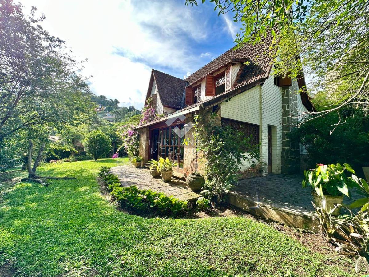 Casa de condomínio à venda com 4 quartos, 270m² - Parque do Imbui,Teresópolis