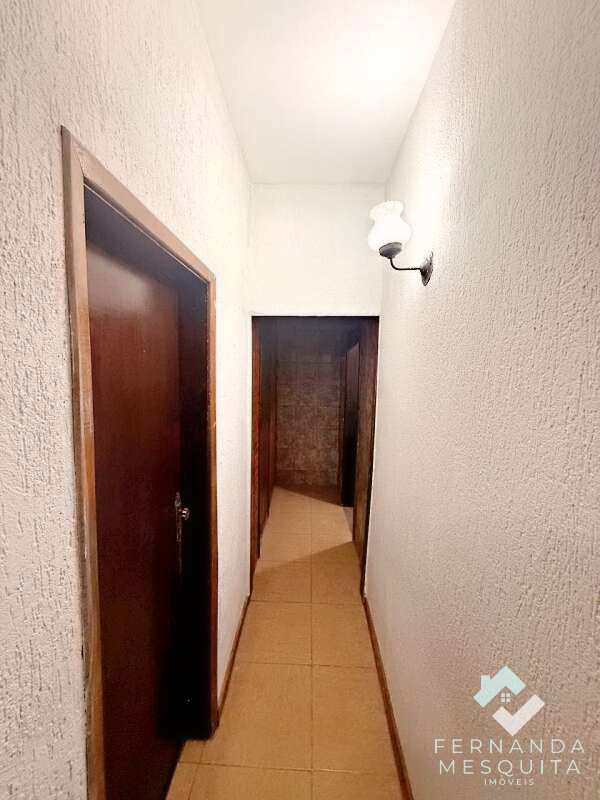  - Casa de Fundos à Venda na Tijuca – 2 Quartos, Garagem e Condições Facilitadas de Pagamento