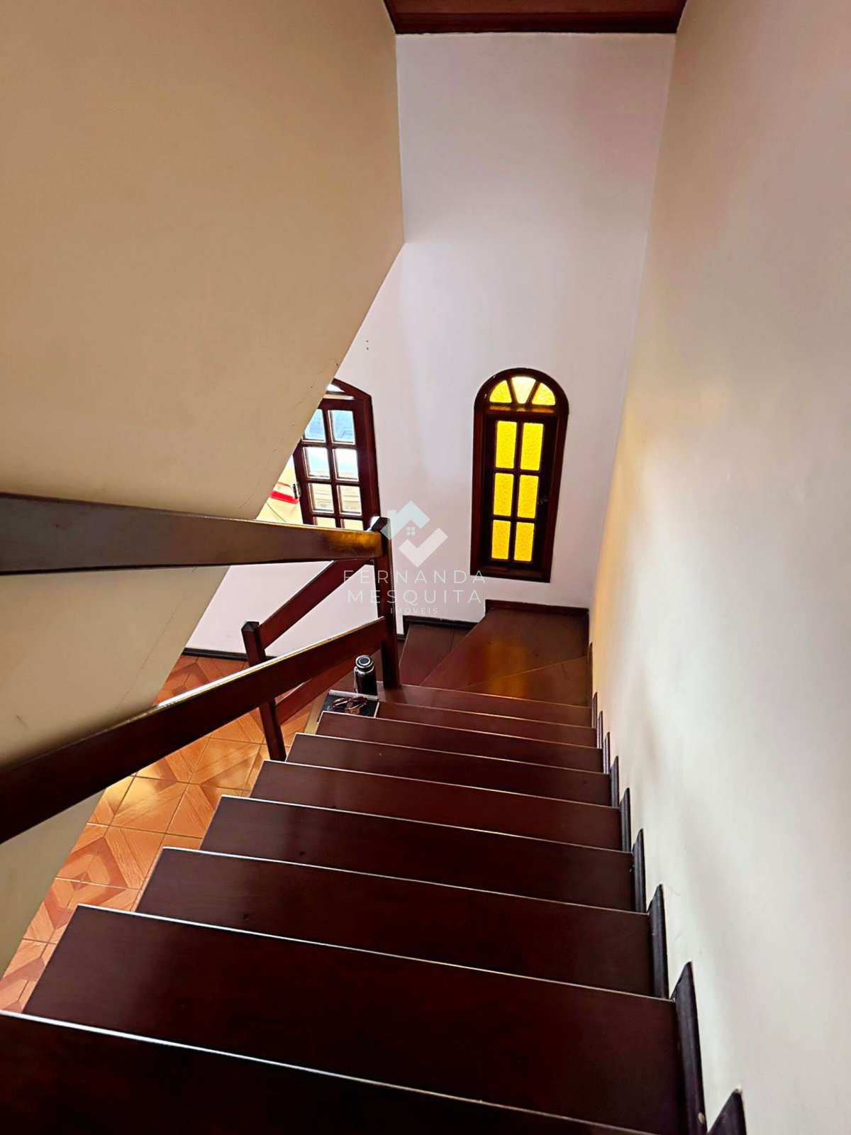  - Casa duplex em condomínio à venda em Teresópolis RJ com 2 quartos e lazer completo