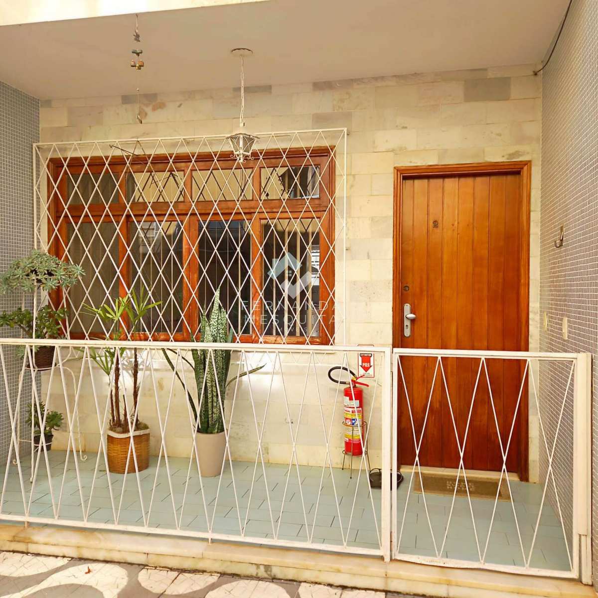 Casa em condomínio à venda em Agriões Teresópolis RJ com 2 quartos e churrasqueira - Fernanda Mesquita Imóveis em Teresópolis/RJ