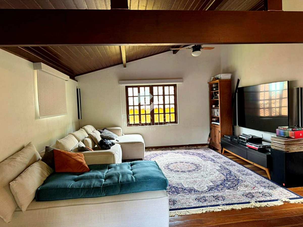  - Casa em condomínio com vista para Mulher de Pedra em Vargem Grande – Teresópolis RJ