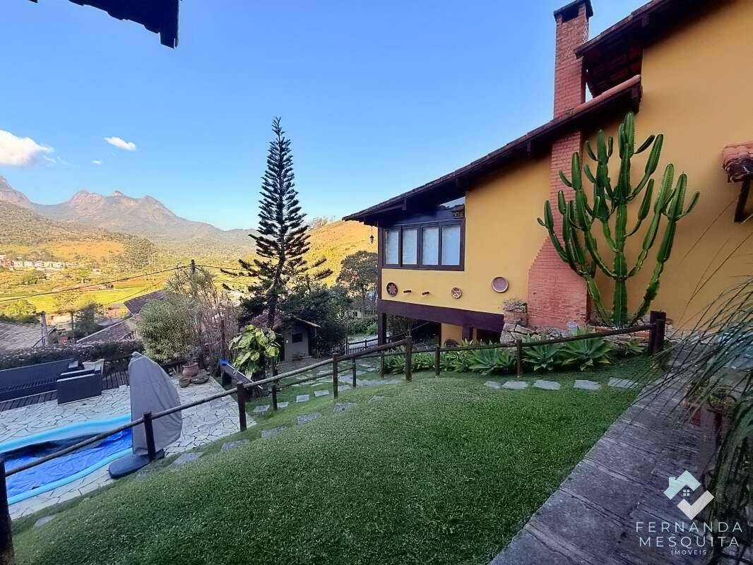 Casa de condomínio à venda com 3 quartos, 189m² - Vargem Grande,Teresópolis