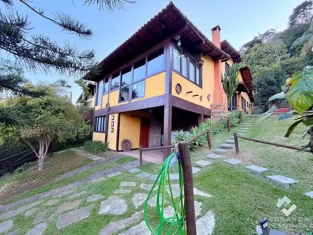 Casa de condomínio à venda com 3 quartos, 189m² - Vargem Grande,Teresópolis