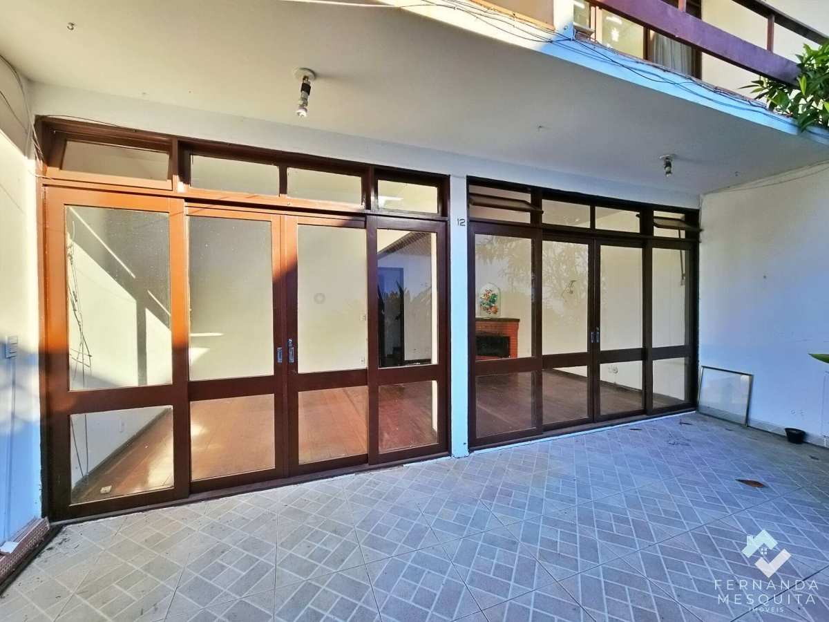  - Casa em Condomínio no Alto, Teresópolis: 4 Quartos, 2 Suítes e Lazer Completo no Condomínio Chamonix